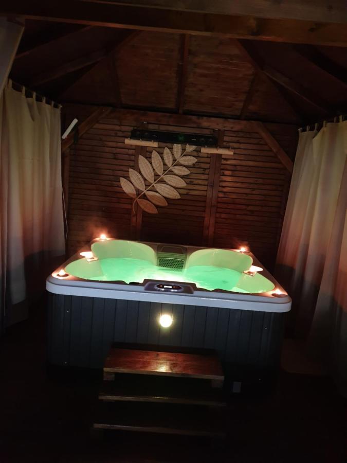 Les Mini-Chaumieres Villa Saint-Martin-Saint-Firmin Екстериор снимка