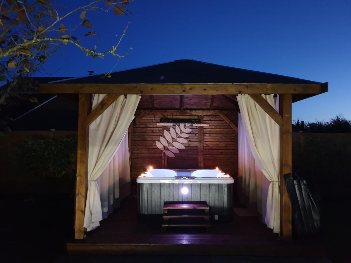 Les Mini-Chaumieres Villa Saint-Martin-Saint-Firmin Екстериор снимка