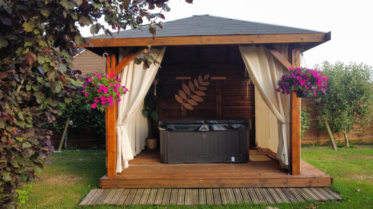 Les Mini-Chaumieres Villa Saint-Martin-Saint-Firmin Екстериор снимка